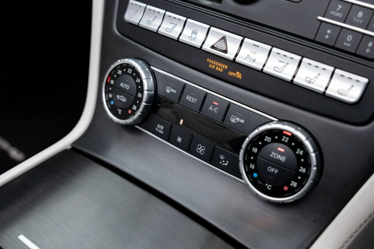 Vehicle Image 37