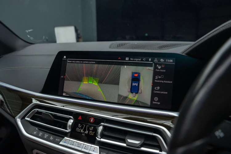 Vehicle Image 8