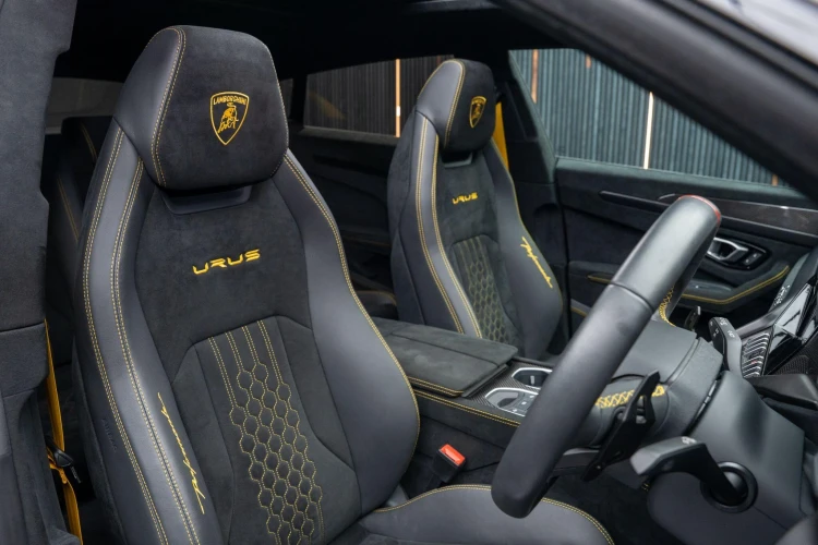 Vehicle Image 12