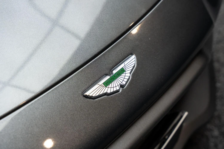 Vehicle Image 25