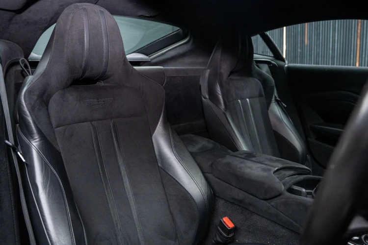 Vehicle Image 12