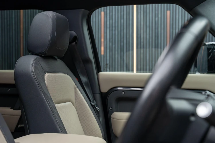 Vehicle Image 30