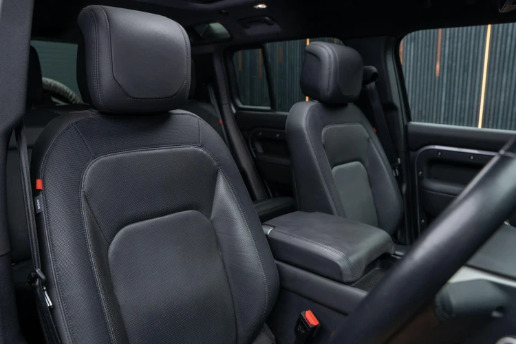 Vehicle Image 12