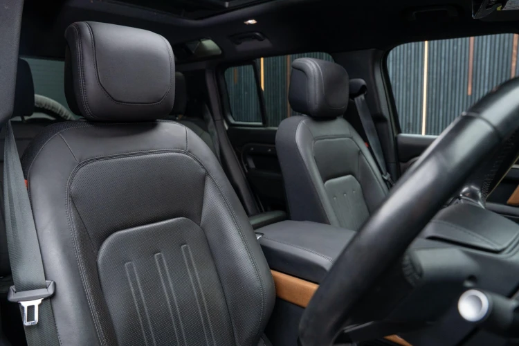 Vehicle Image 10