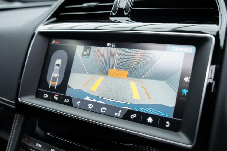 Vehicle Image 8