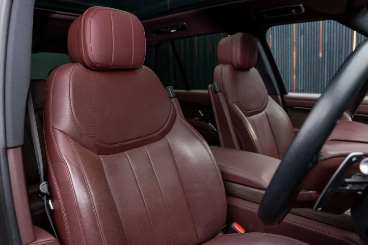 Vehicle Image 12
