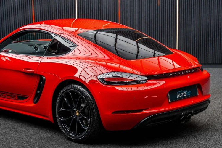 Vehicle Image 21
