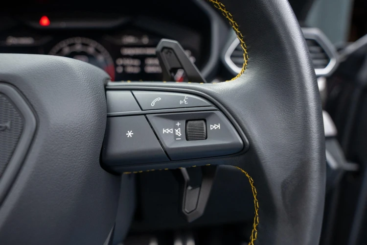 Vehicle Image 30
