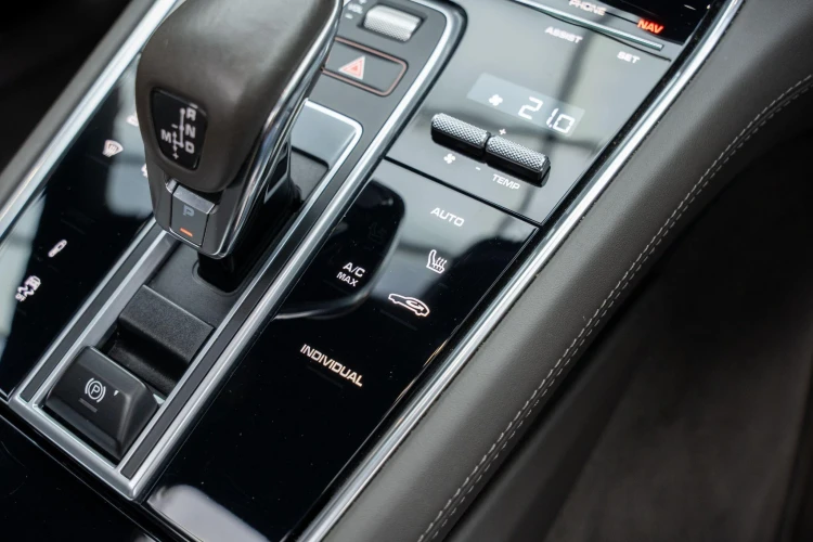 Vehicle Image 30