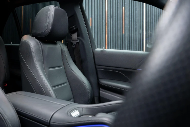 Vehicle Image 37