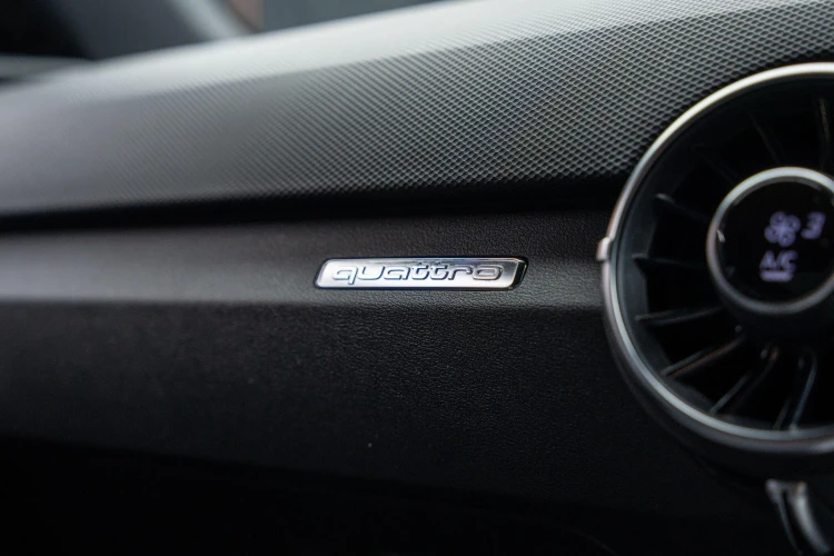 Vehicle Image 35