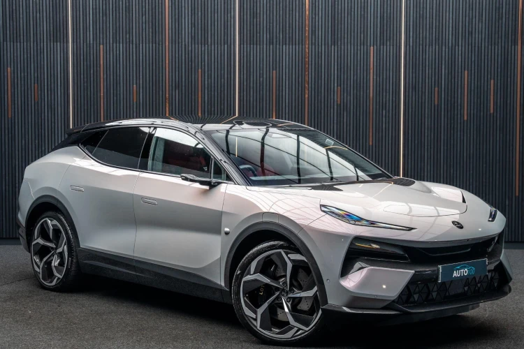 Vehicle Image 5