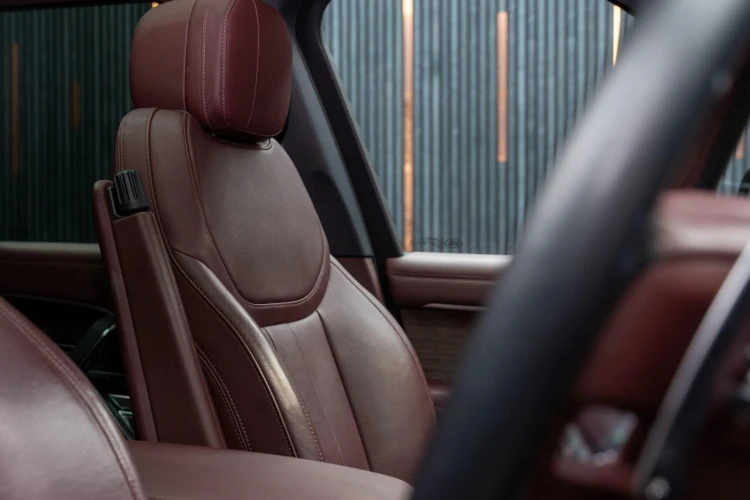 Vehicle Image 30