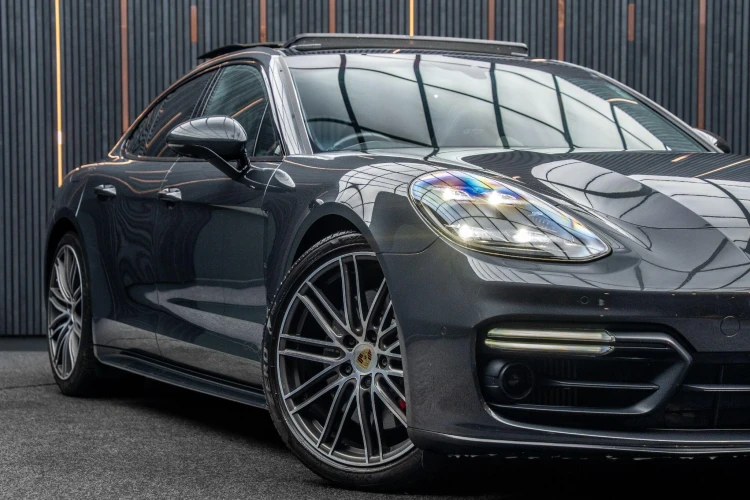 Vehicle Image 7