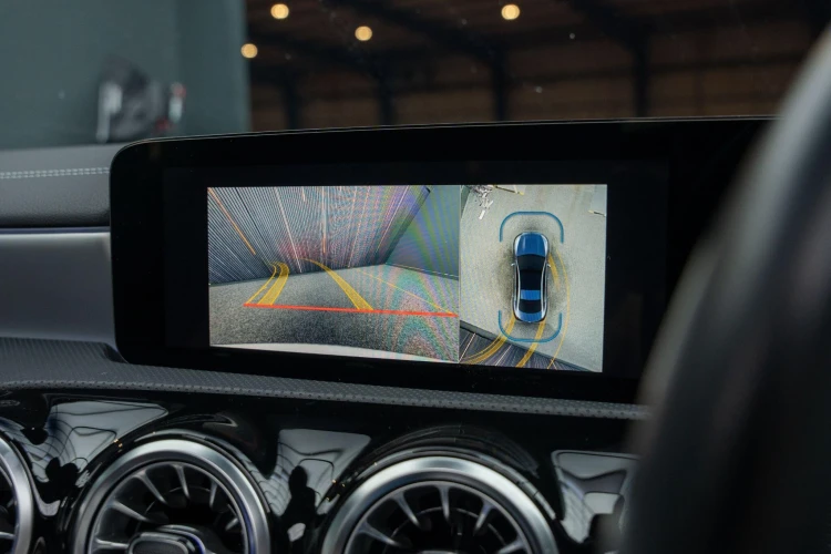 Vehicle Image 8