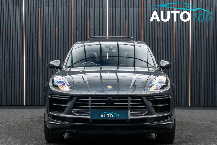 Vehicle Image 9