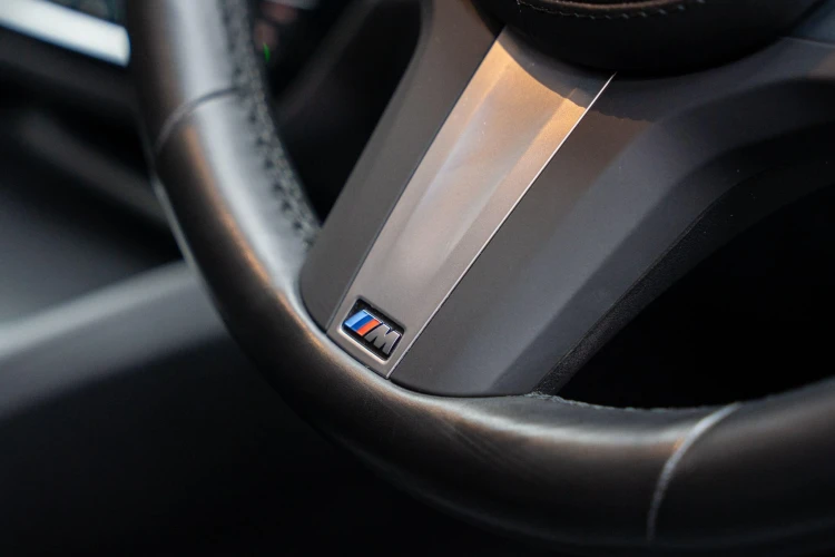 Vehicle Image 30