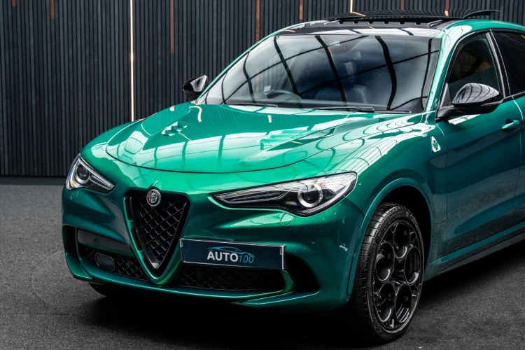 Vehicle Image 5