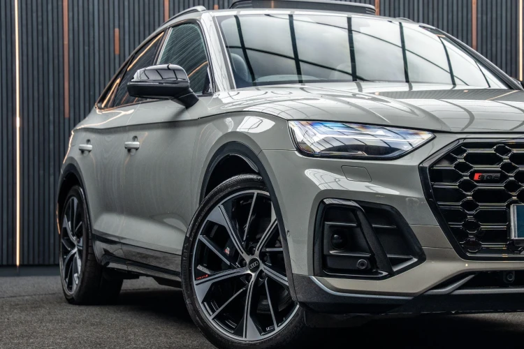 Vehicle Image 7