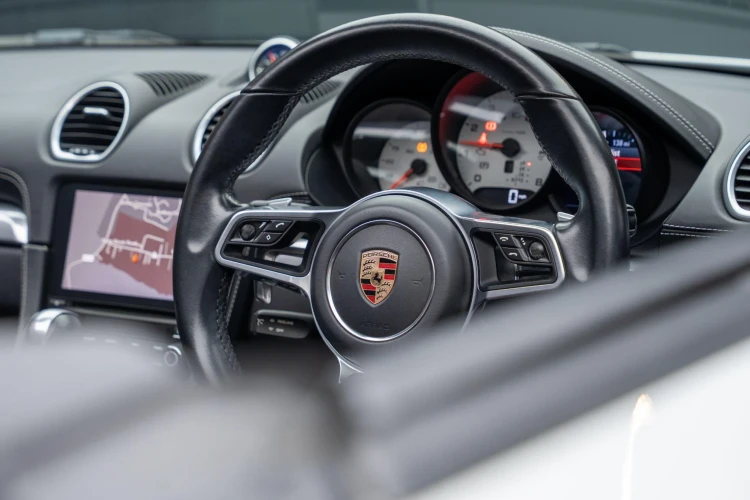 Vehicle Image 37