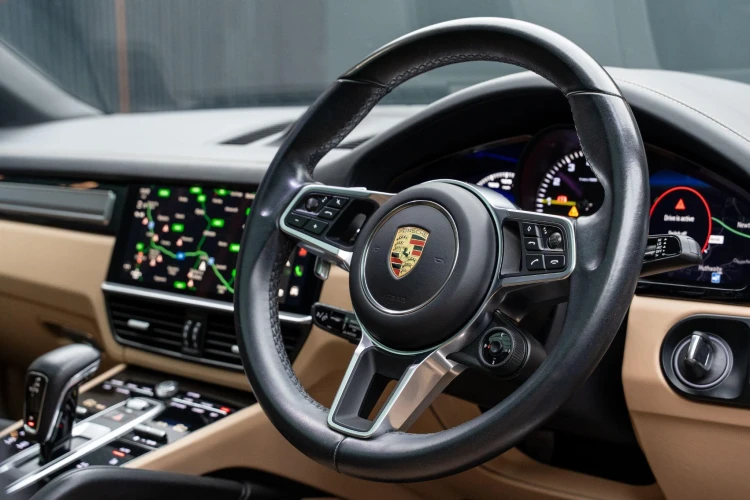 Vehicle Image 4