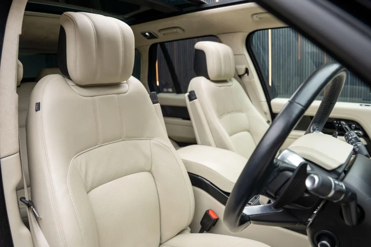 Vehicle Image 12