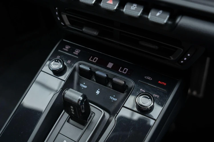 Vehicle Image 28