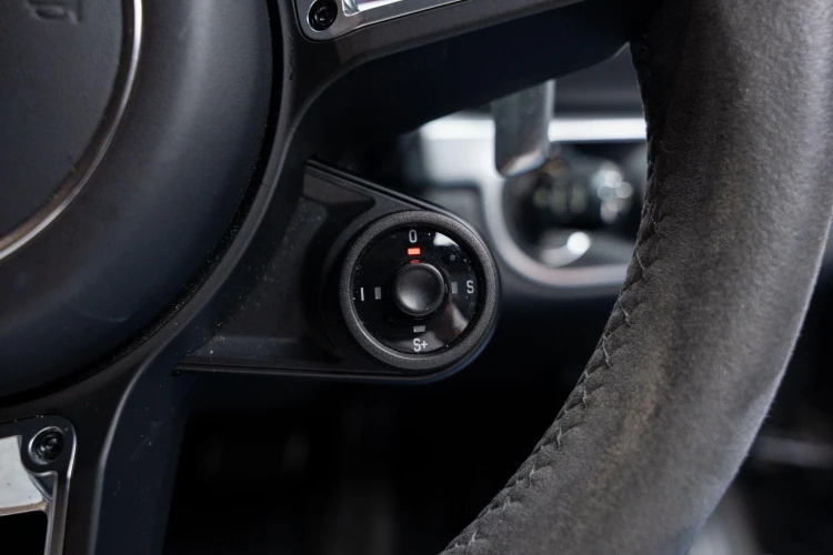 Vehicle Image 22