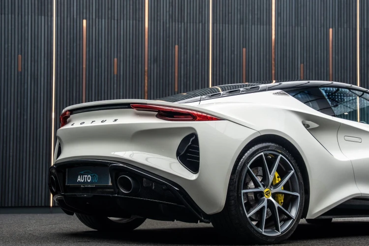 Vehicle Image 21