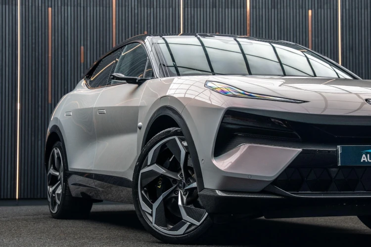 Vehicle Image 7