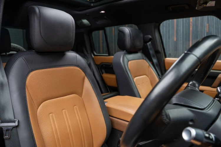 Vehicle Image 12
