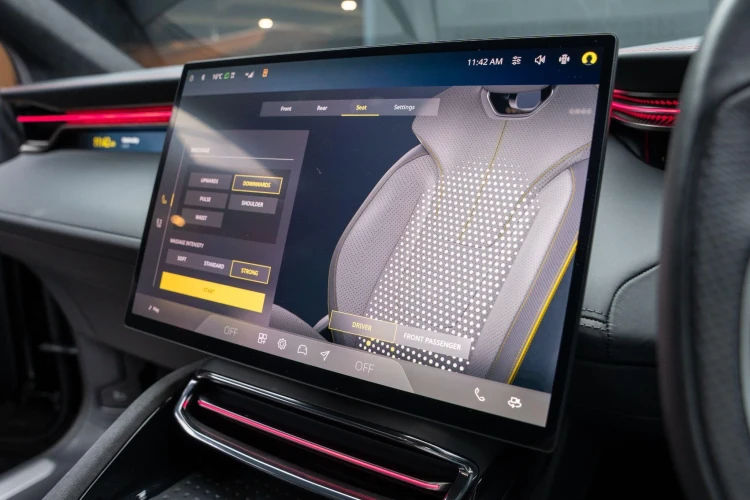 Vehicle Image 8