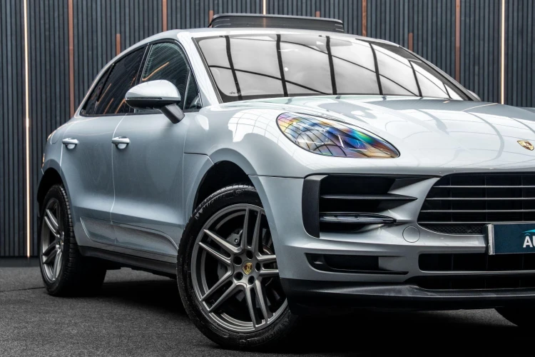 Vehicle Image 7