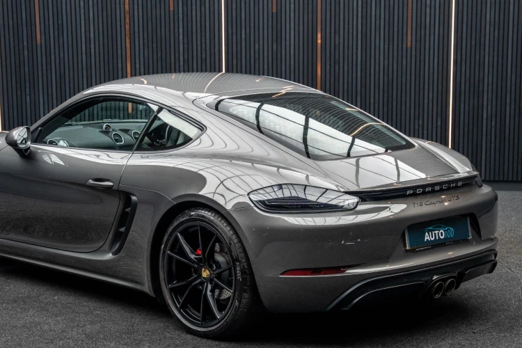 Vehicle Image 21