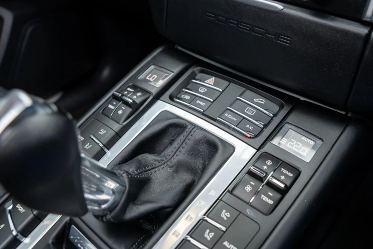 Vehicle Image 30