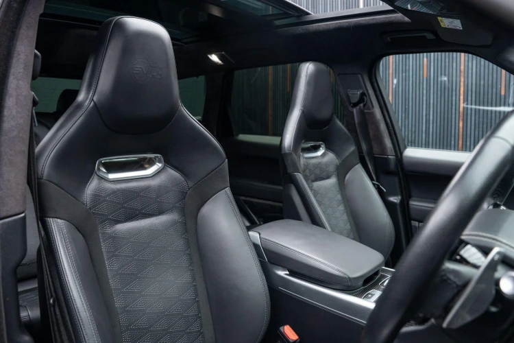 Vehicle Image 12