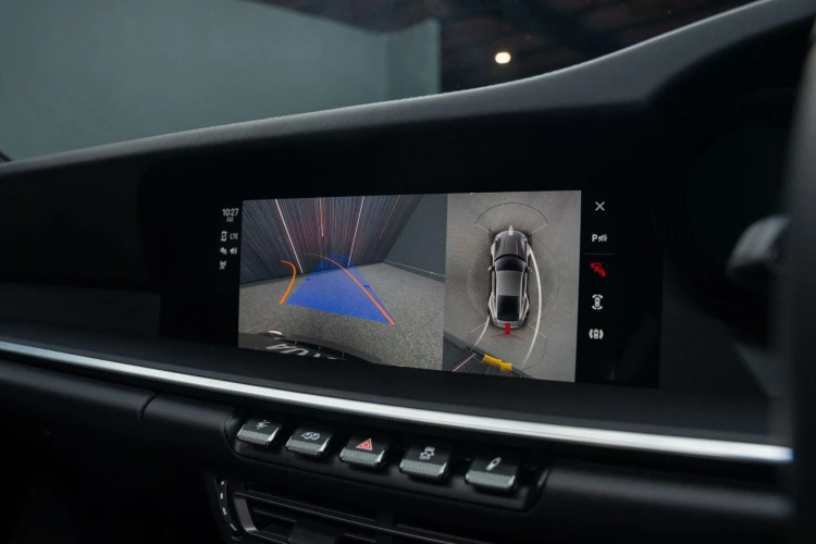 Vehicle Image 8