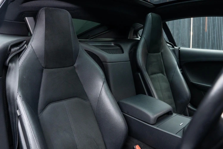 Vehicle Image 12
