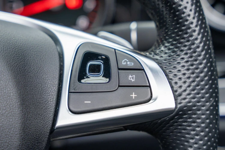 Vehicle Image 22