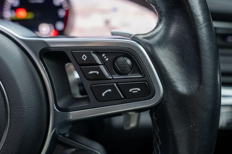 Vehicle Image 22