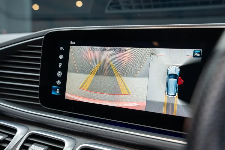 Vehicle Image 8
