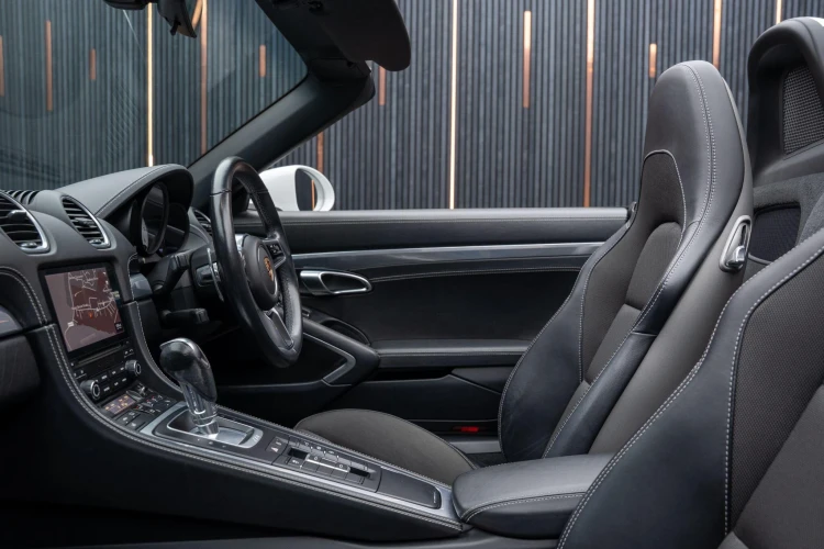 Vehicle Image 36