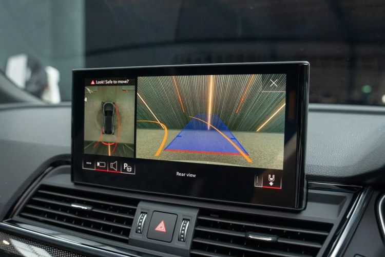 Vehicle Image 8