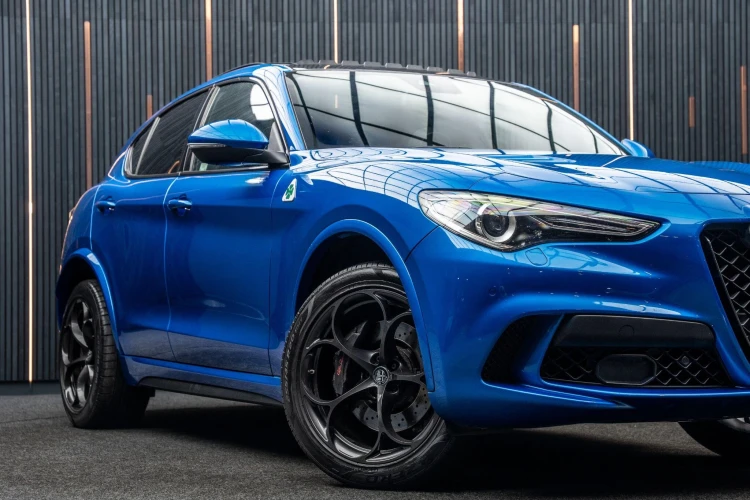 Vehicle Image 7