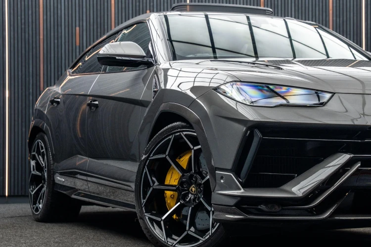 Vehicle Image 9