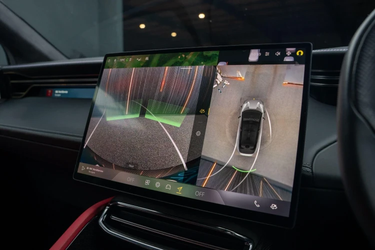 Vehicle Image 8