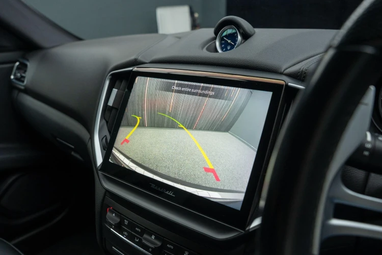 Vehicle Image 6