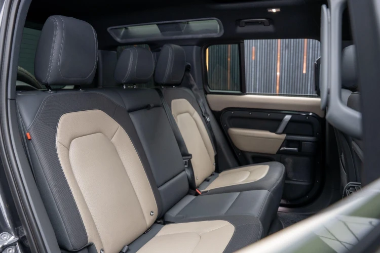 Vehicle Image 14