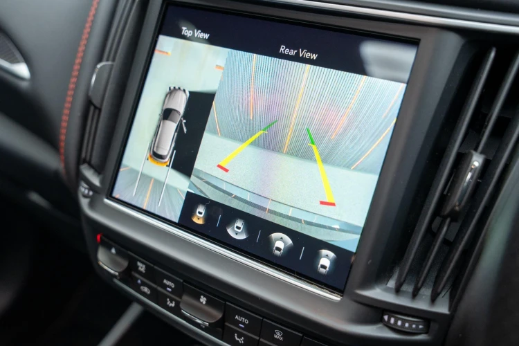 Vehicle Image 8