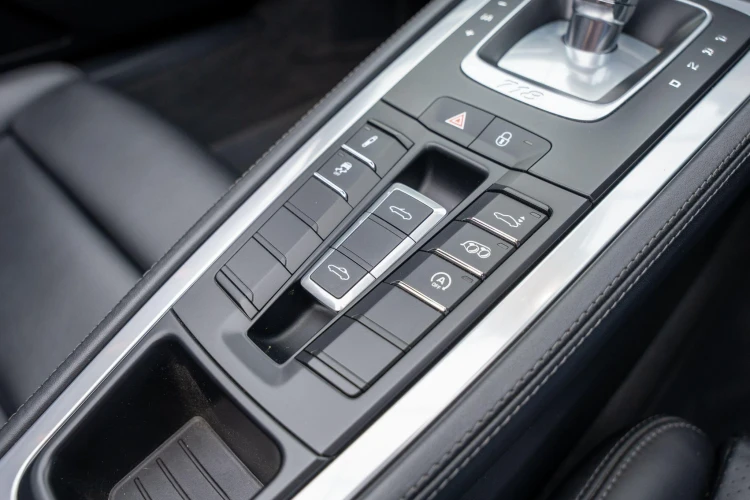 Vehicle Image 30